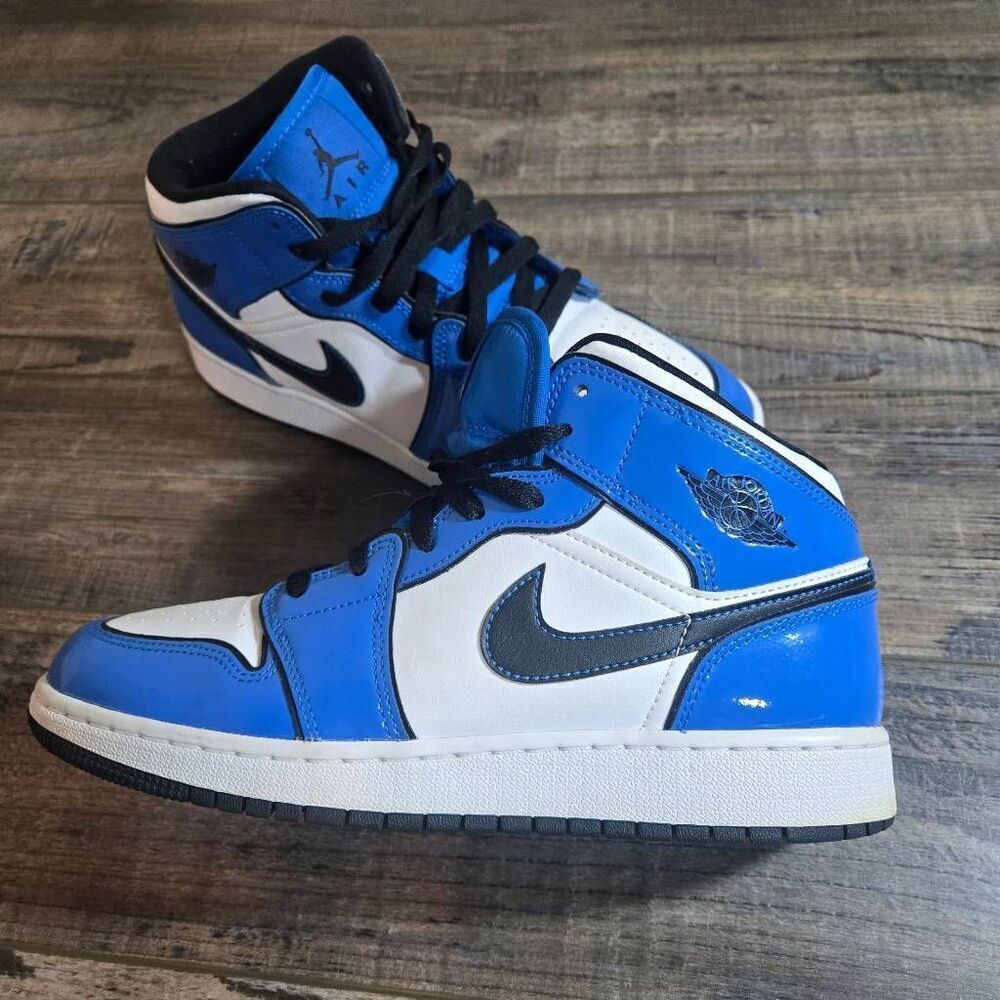 Nike Air Jordan 1 Mid SE Signal Blue size 7 youth 8.5 womens white blue black